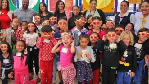 Em parceria com o Mc Donald’s e outras lojas, foi realizada mais uma edição do projeto que alegrou várias crianças - Imagem: Raquel Caxilé