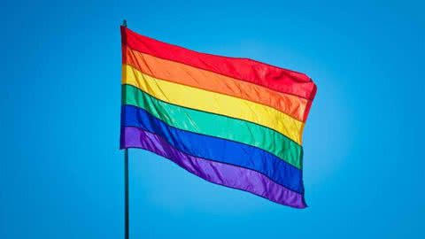 Oficinas, exames e rodas de conversa acontecerão nesta quinta-feira (27)  Nesta quinta-feira (27) A cidade de Bertioga irá ter uma programação diferente em comemoração ao Dia do Orgulho LGBTQIA+.  Oficinas, exames médicos e rodas de conversas fazem parte d - Imagem: Reprodução/ O imparcial