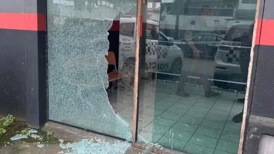 Base da Polícia Militar em Guarujá é alvo de ataque a tiros - Imagem: Reprodução/ Redes Sociais