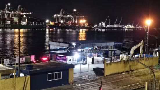 A adequação do flutuante provisório atenderá os 10 mi usuários que utilizam as balsas diariamente - Imagem: Daniel Rodrigues/ A Tribuna Jornal