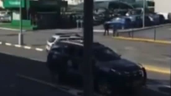 Três dos quatro fugitivos foram capturados, enquanto um conseguiu escapar do cerco policial - Imagem: Reprodução/ Redes Sociais