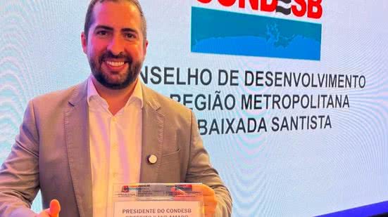 Prefeito de São Vicente é o primeiro a ser reconduzido ao cargo no CONDESB desde sua criação em 1977 - Imagem: Instagram/ @kayoamado